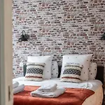 Grand 4 Etoiles A 150 M Des Thermes De *