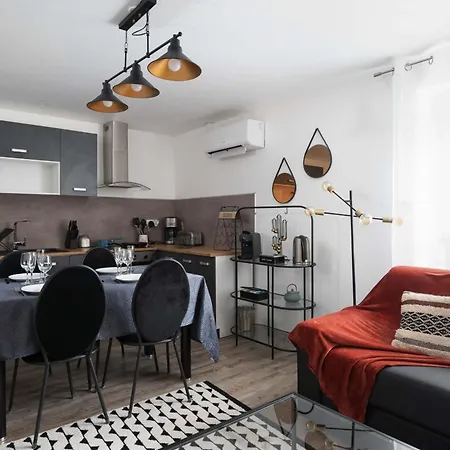 Grand Appartement 4 Etoiles A 150 M Des Thermes De Bains-Les-Bains