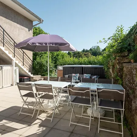 Grand 4 Etoiles A 150 M Des Thermes De דירה