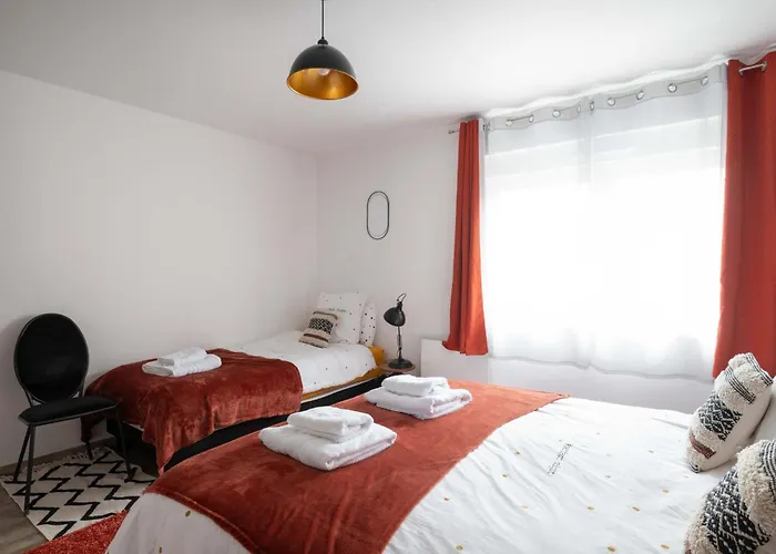 Grand Appartement 4 Etoiles A 150 M Des Thermes De Bains-Les-Bains Apartament